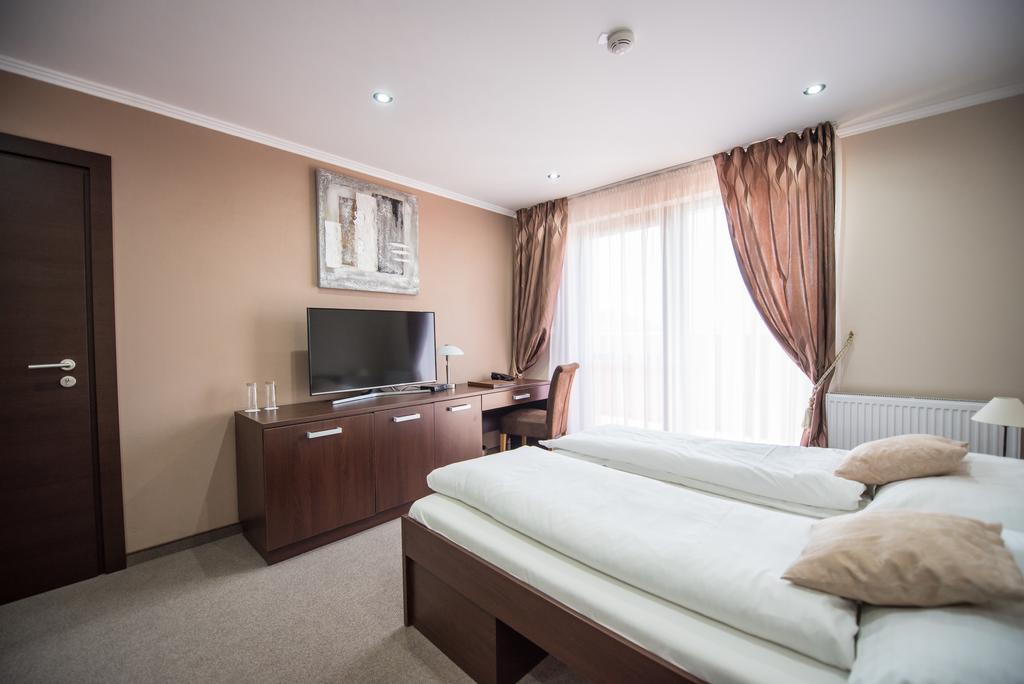 Hotel Galanta 4*